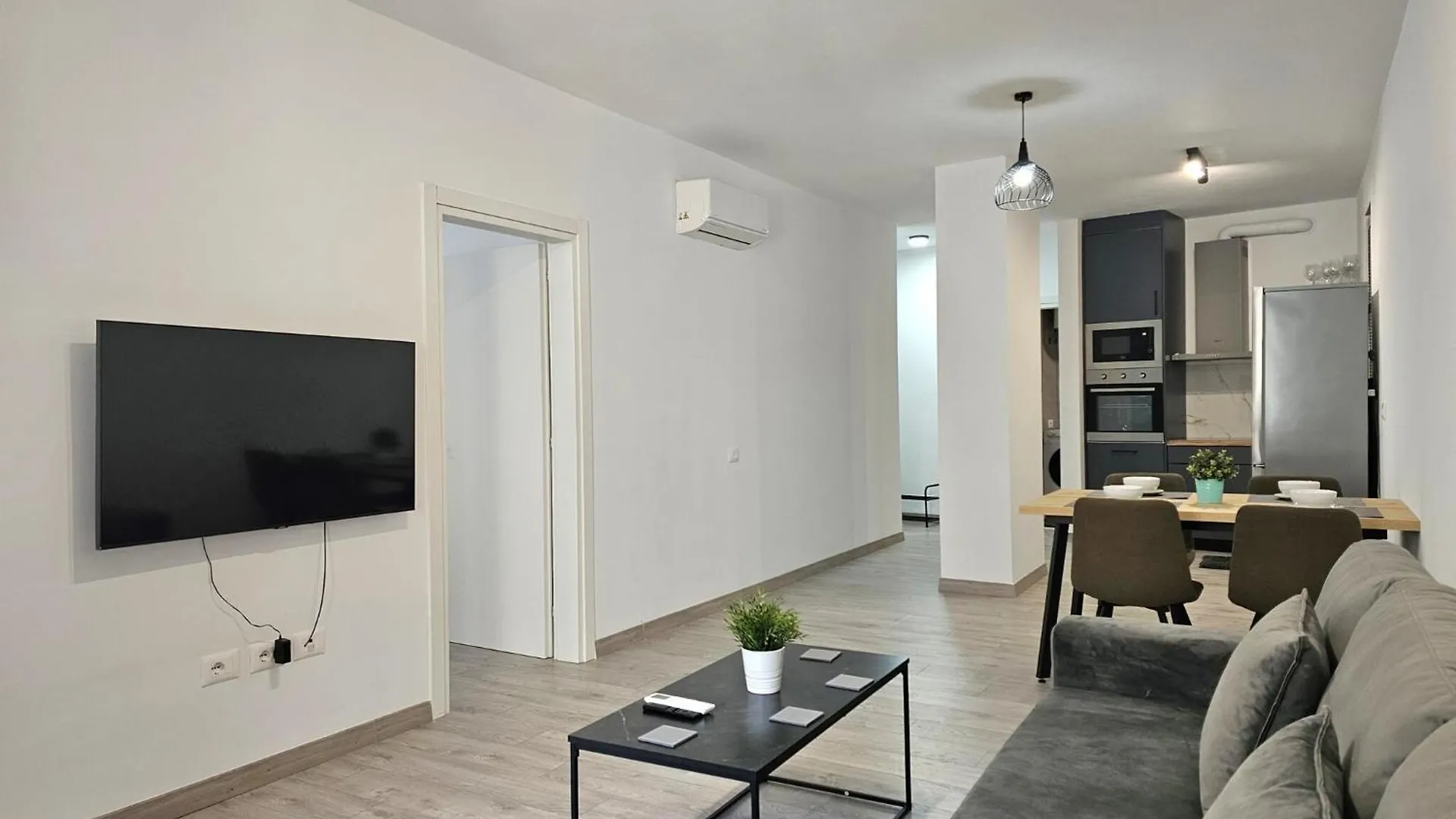 Cozy Seaside Apartment In Saranda 0*, Sarande Albania
