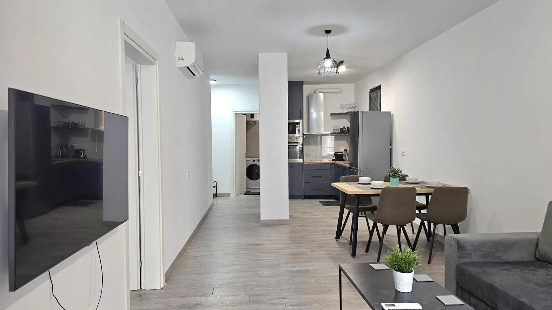 Cozy Seaside Apartment In Saranda Albania