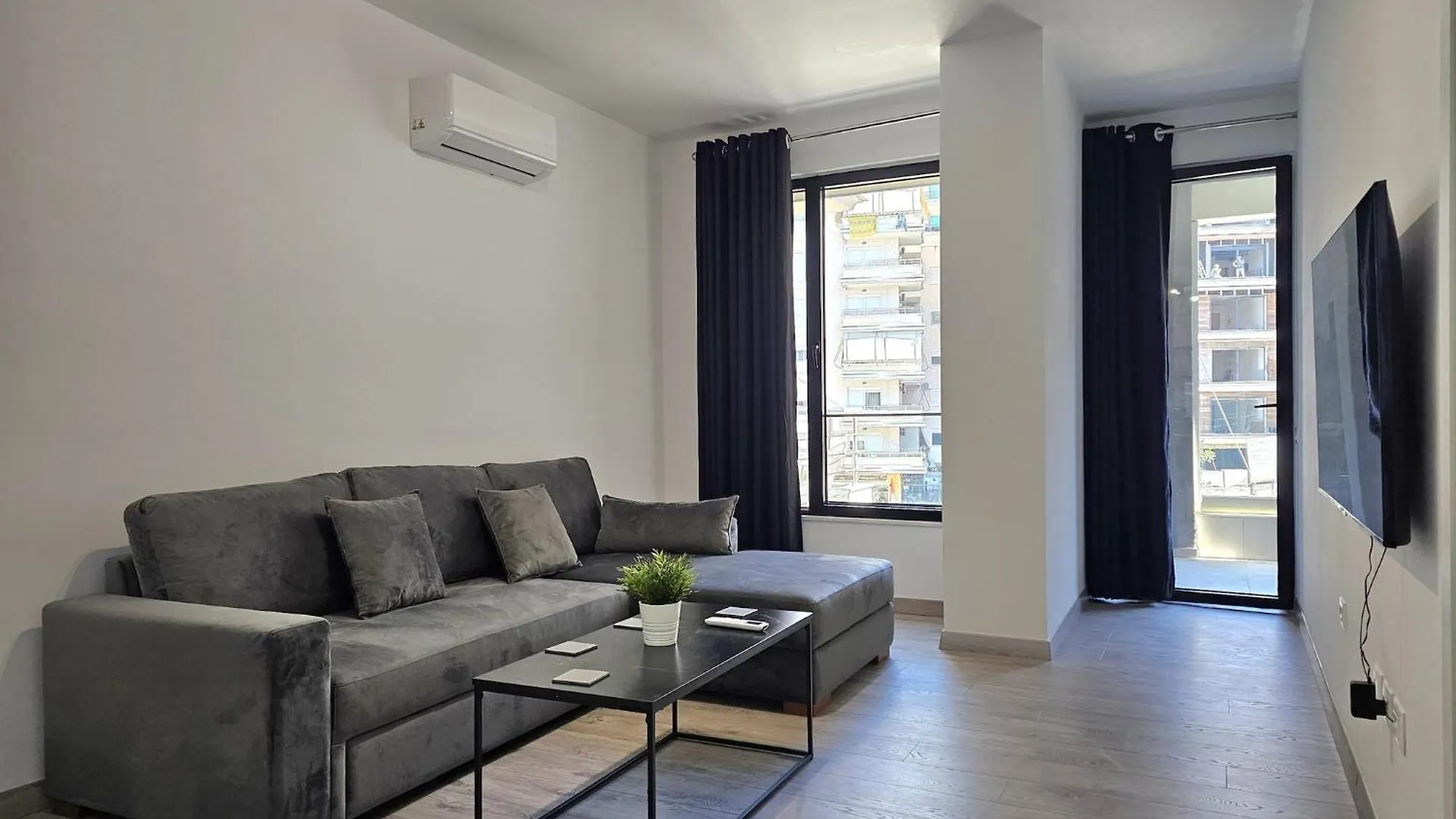Cozy Seaside Apartment In Saranda